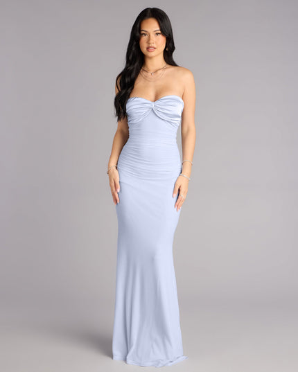 Your dream vibe in motion—the Iris Satin Tie-Back Mesh Mermaid Dress blends sleek style and trending details for the ultimate light blue prom dresses glow-up.