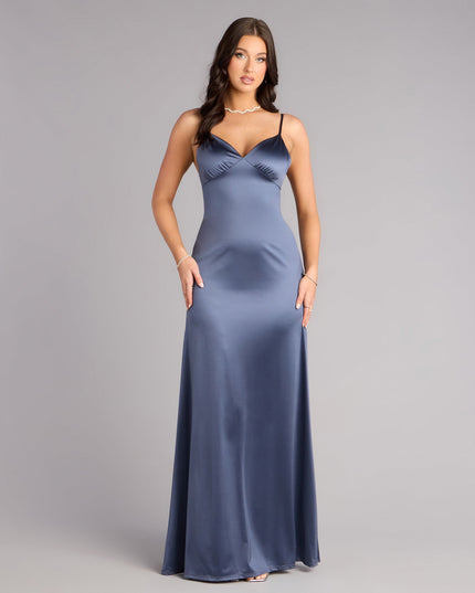 Your dream vibe in motion—the Casey Satin Low Back Mermaid Formal Dress blends sleek style and trending details for the ultimate navy blue prom dresses glow-up.
