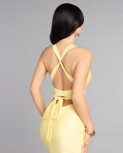 Serving soft glam with every step, the Jianne Formal Lace-Up Back Long Dress is the perfect yellow prom dress for unforgettable photos and a glow-up you’ll feel all night.