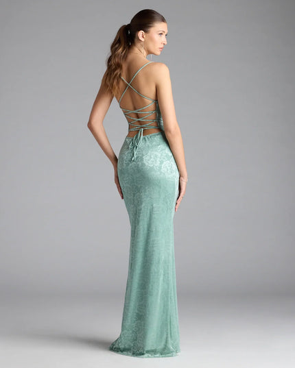 Style your seasonal looks with the Kehlani Formal Floral Lace Slit Mermaid Dress, a trend-right, sea foam spring dress designed for any plan on your calendar with new and unqiue details.