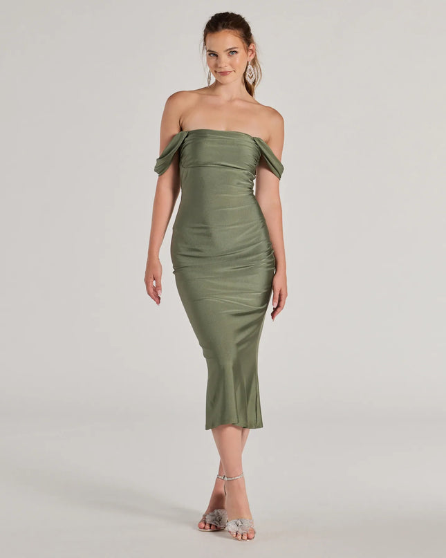 Make the big day unforgettable with the Exceptional Off-The-Shoulder Flared Midi Dress, a gorgeous sage green bridesmaid dress that balances elegance and affordability.