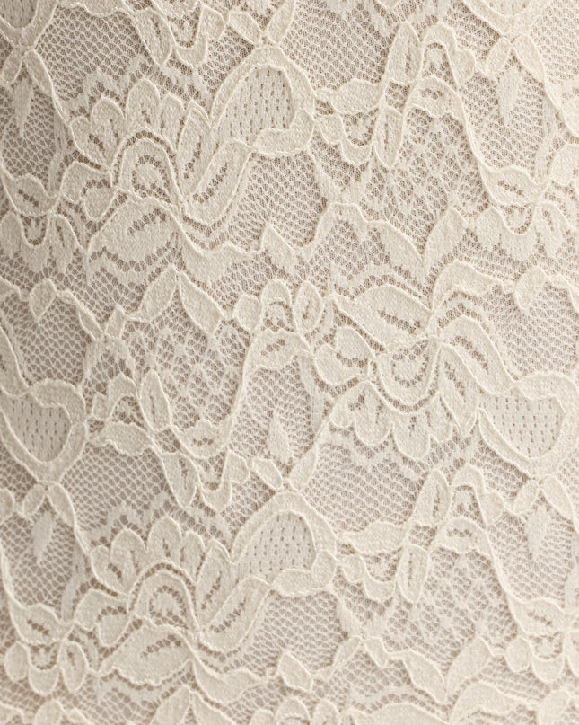 Designed for campus outfits, sleek workwear, and on-the-go moments, the Boho Dreamer Ruffled Lace Romper is a trendy ivory bottom for women bringing effortless versatility.